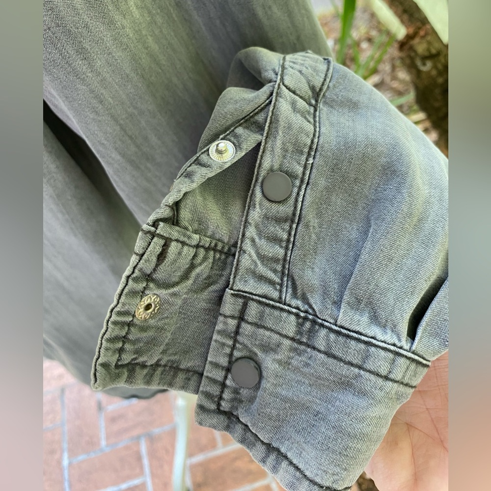 Intro Gray Distressed Button Down - Picture 8 of 8